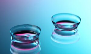 The Pros and Cons of Contact Lenses vs Glasses