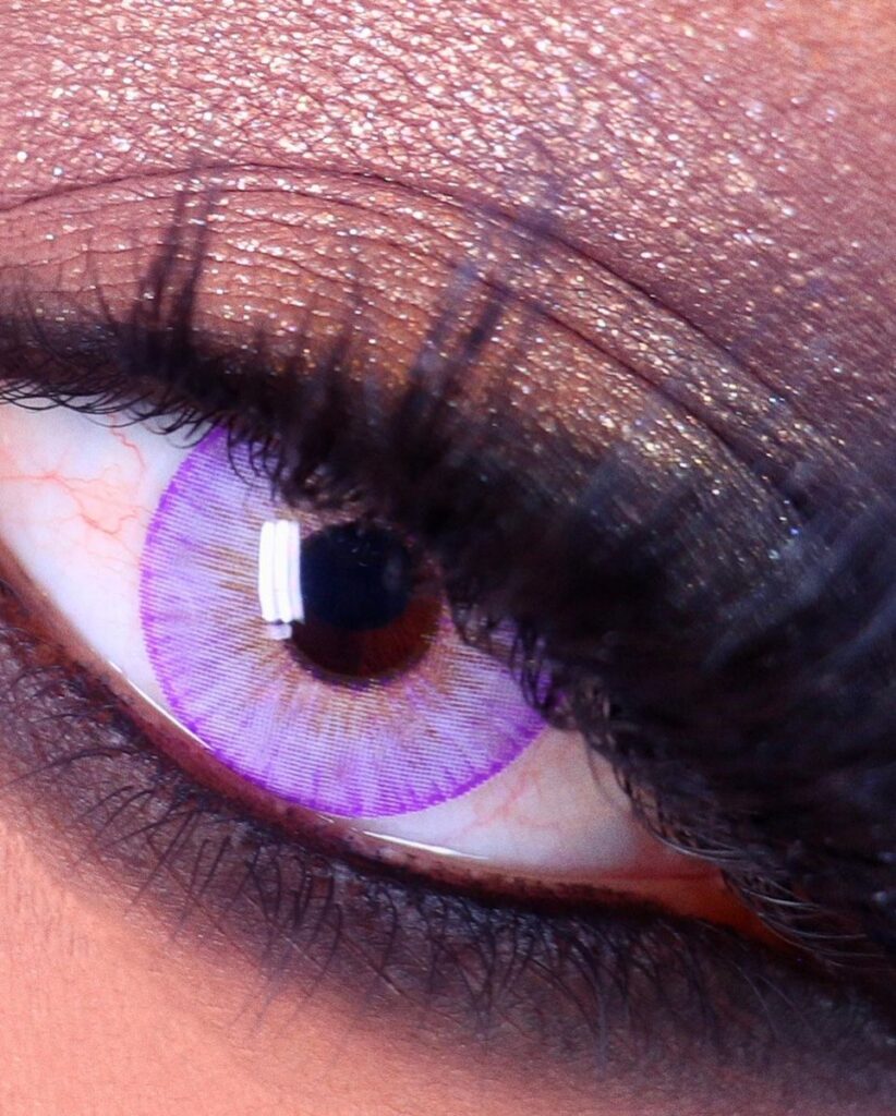 Color Contact Lenses for a Bold and Dramatic Look